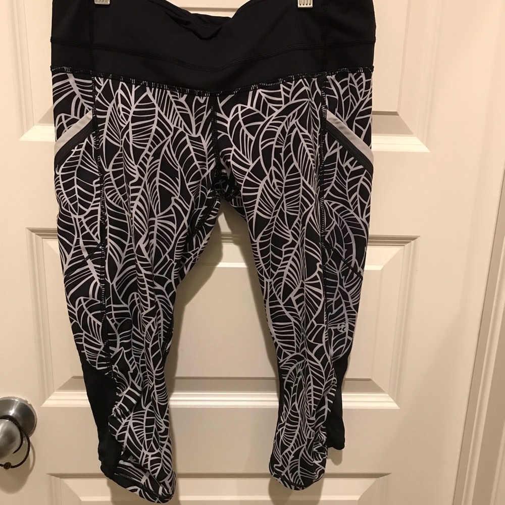 Lululemon Run a Marathon Crop - Picture 4 of 7